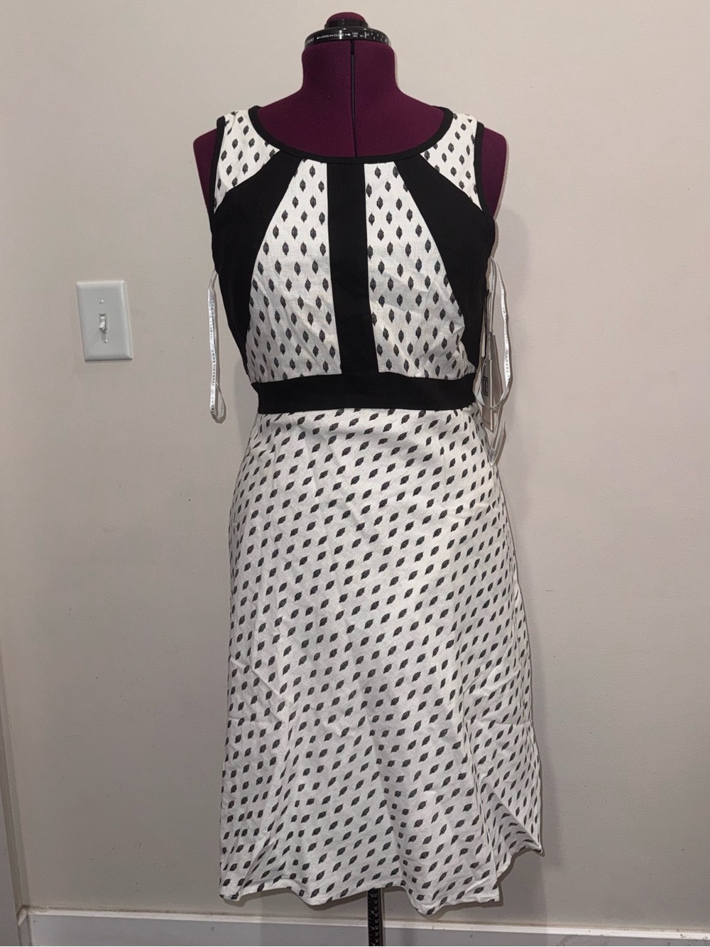 Ivanka Trump Black & White Sleeveless A-Line Midi Dress
